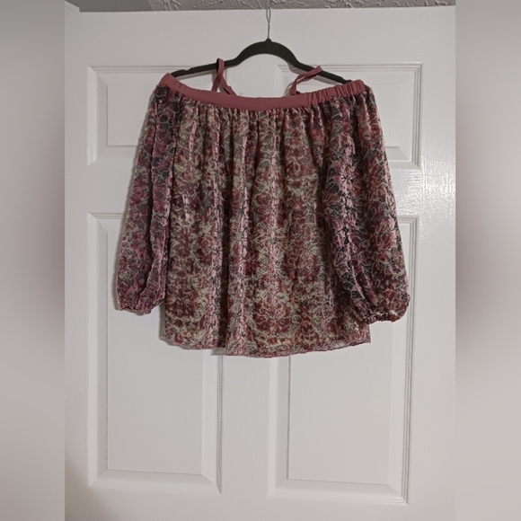 Jessica Simpson Trisha Cold Shoulder  Top - Picture 1 of 9